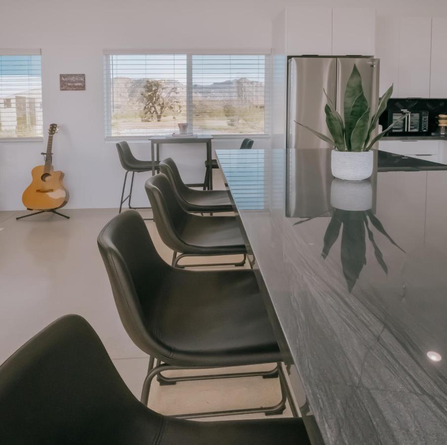 Coyote Tracks - A Modern Desert Experience Villa Joshua Tree Buitenkant foto